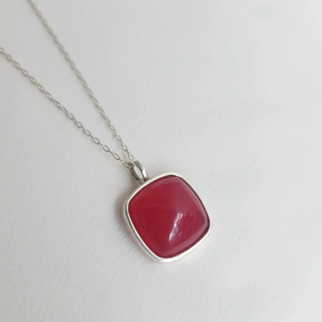 Colar pingente jaspe vermelho quadrado